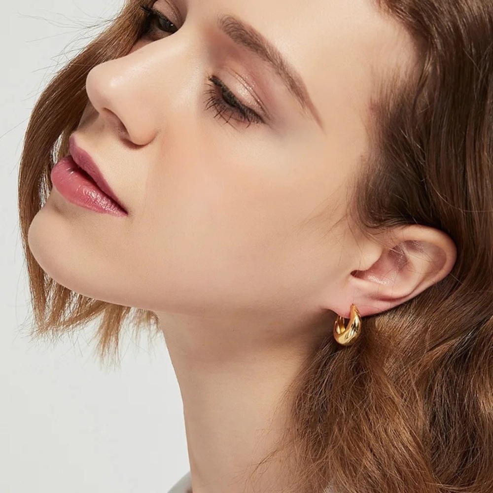 14K Gold filled hoop earrings - Picture 2 of 4